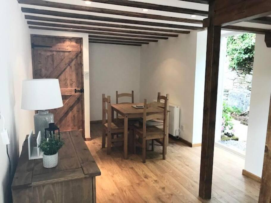 Woodland Cottage In Cornwall With Walled Garden Хелстон Экстерьер фото