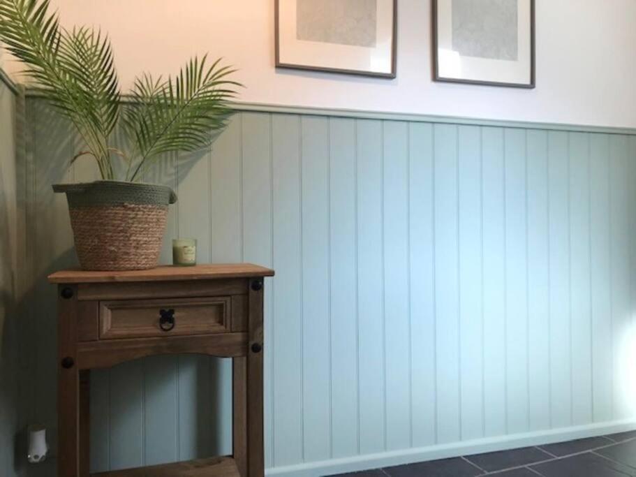 Woodland Cottage In Cornwall With Walled Garden Хелстон Экстерьер фото
